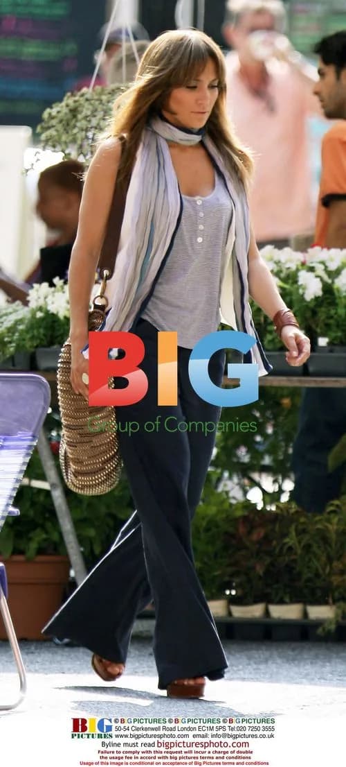 Jennifer Lopez on the set of 'The Back-Up Plan'