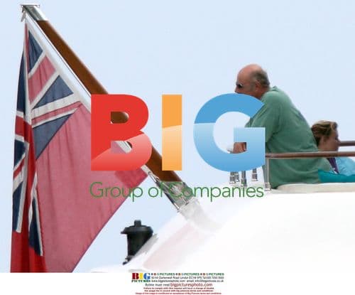 Dr. Phil relaxes on yacht in France