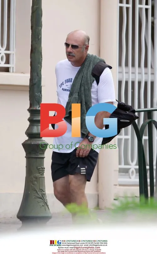 Dr. Phil relaxes on yacht in France