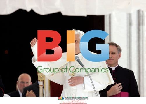 Pope Benedict XVI Blesses Faithful in Italy