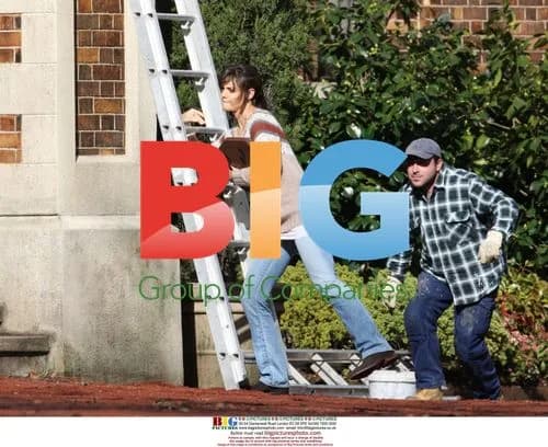 Katie Holmes and Guy Pierce on set in Australia