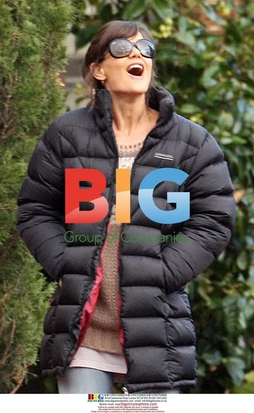 Katie Holmes and Guy Pierce on set in Melbourne