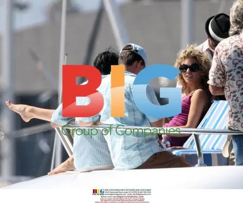 Jessica Stroup and Annalynne McCord film 90210 scene