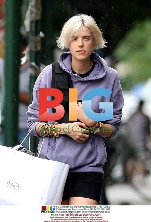 Agyness Deyn shopping with friend and puppy