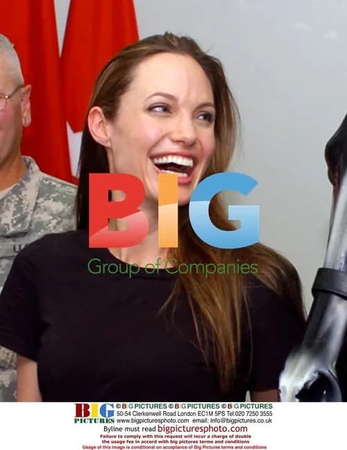 Angelina Jolie visits troops in Iraq