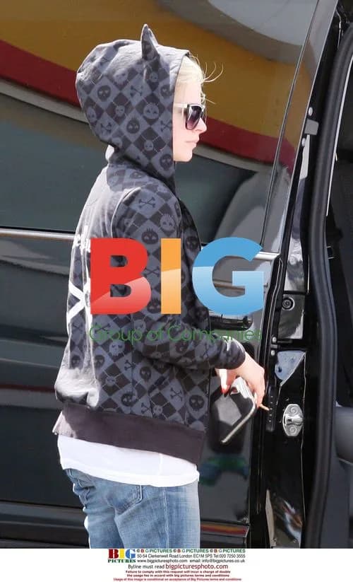 Avril Lavigne Arrives at Nice Airport