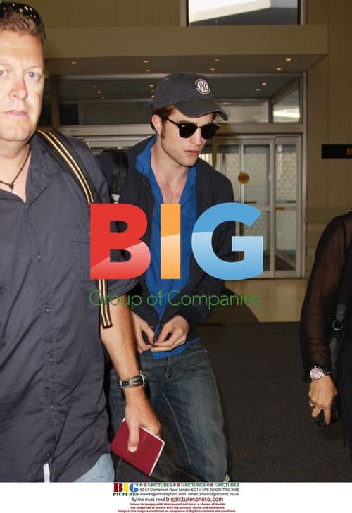 Robert Pattinson at JFK airport