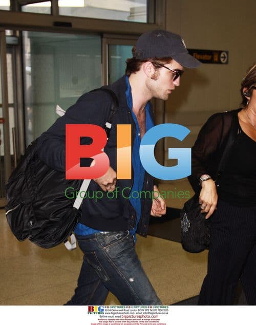 Robert Pattinson spotted at JFK airport