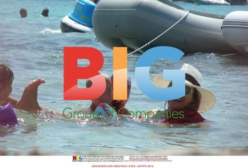 Elen Rives on Beach with Kids