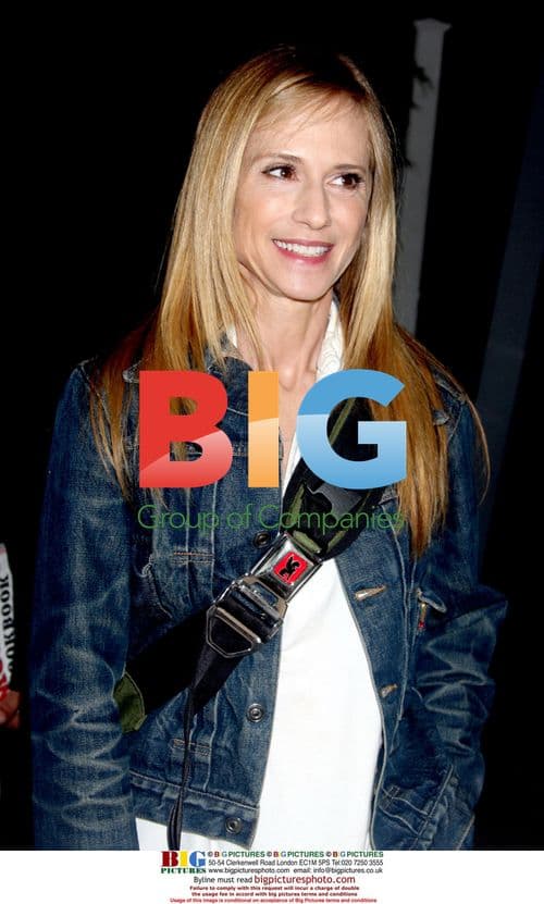 Holly Hunter at Regis and Kelly for Saving Grace