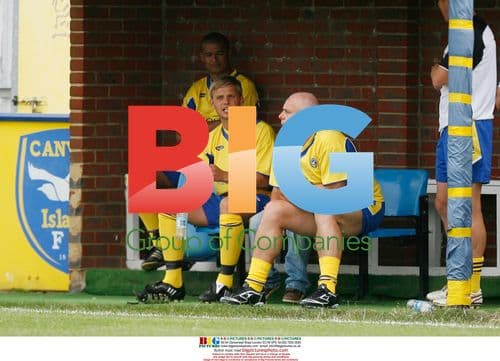 Jeff Brazier plays in Canvey Island FC Legends match