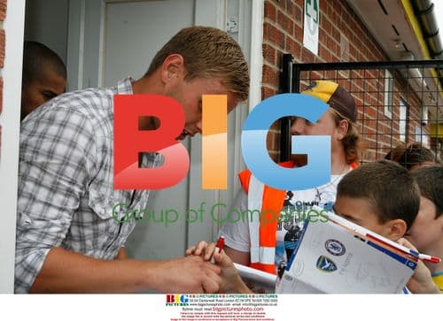 Jeff Brazier plays in charity match