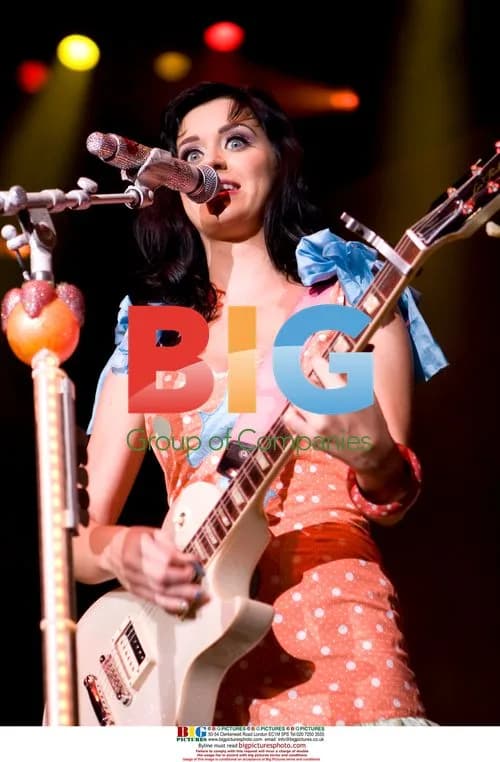 Katy Perry Performing Live in Toronto