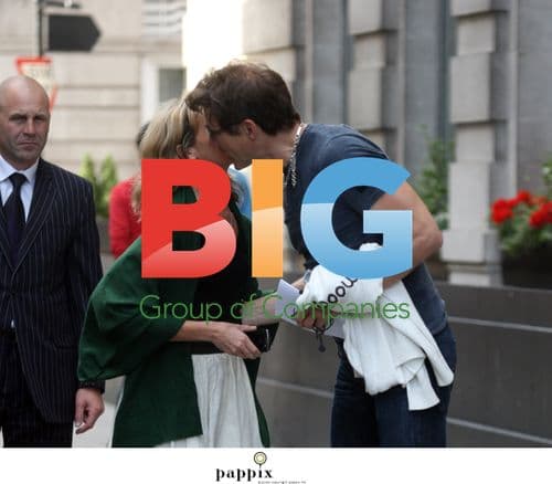 A-ha spotted outside London hotel