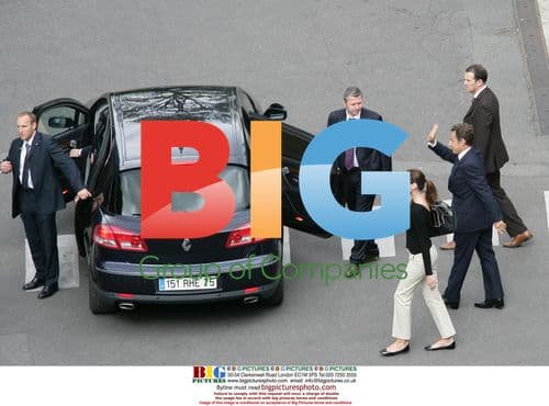 Sarkozy Leaves Hospital with Carla Bruni