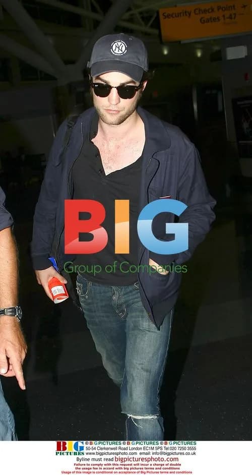 Robert Pattinson at JFK Airport