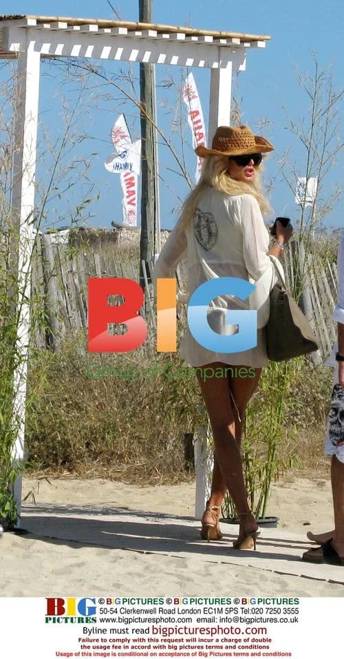 Victoria Silvstedt at Michael Jackson Exhibit