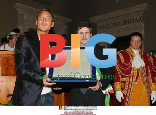 Francesco Totti awarded for 178 Roma goals