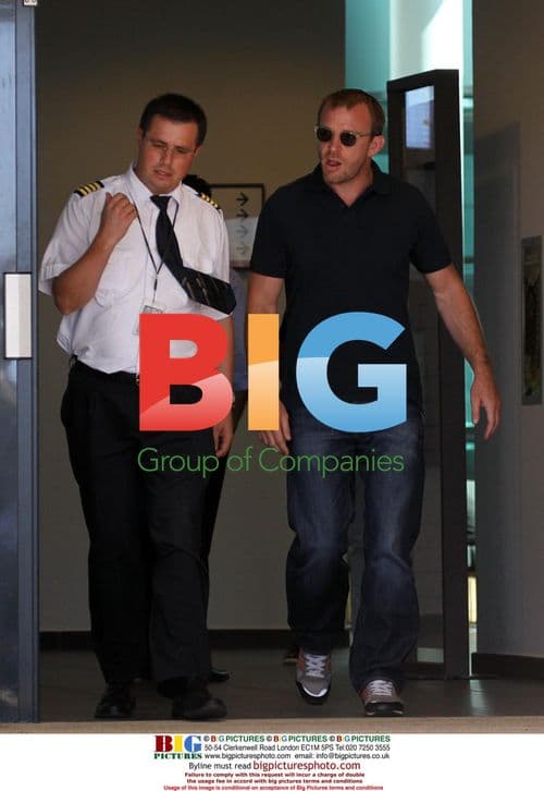 Guy Ritchie with twins in Italy