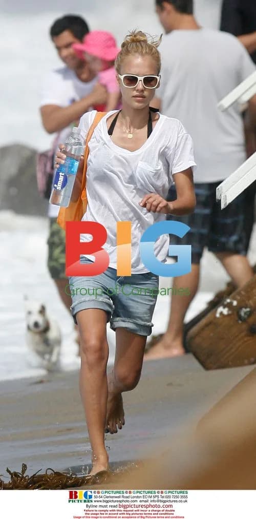 Jessica Alba and family at the beach