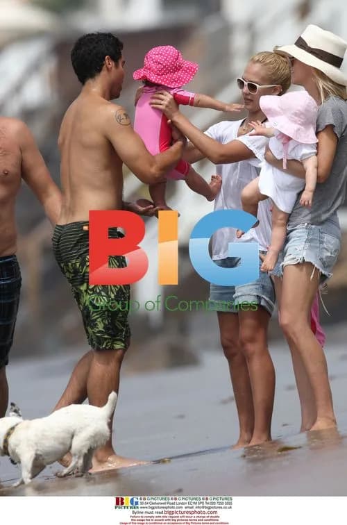 Jessica Alba and family enjoy beach day in Malibu