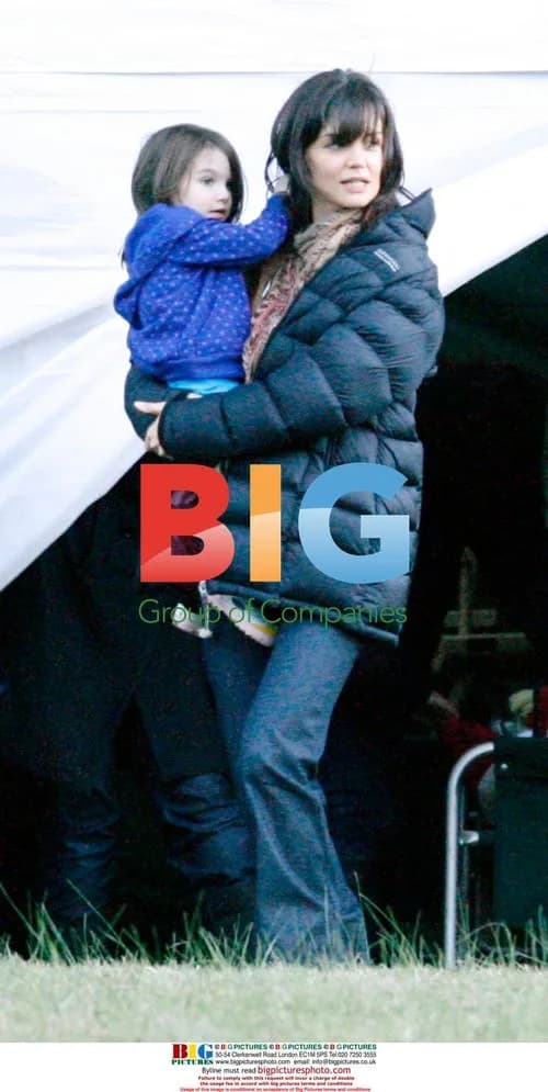 Katie Holmes and Suri on 'Don't Be Afraid' set