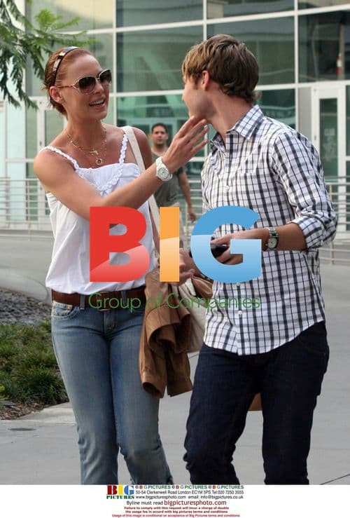 Katherine Heigl and friends stroll through Hollywood