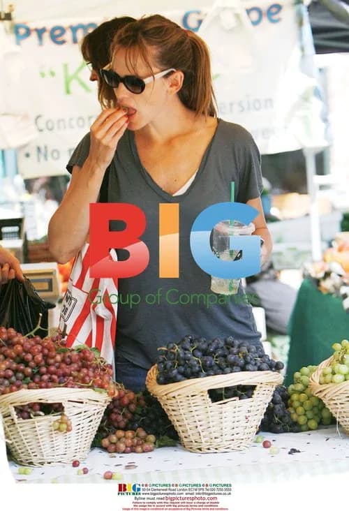Jennifer Garner at Brentwood Farmer's Market