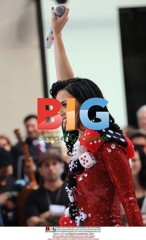 Katy Perry Performs on 'Today Show'