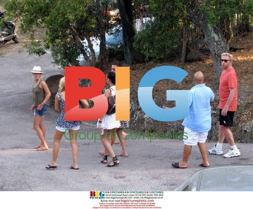 Boris Becker shows off tennis at Amir party