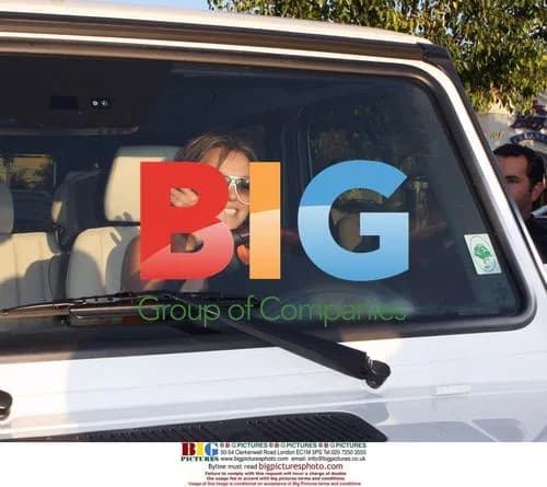 Britney Spears Leaves Shopping Center