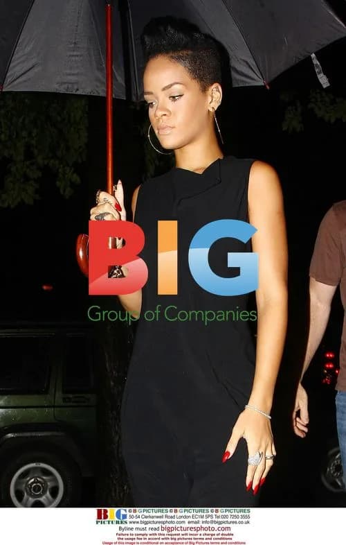 Rihanna dining at Da Silvano in NYC