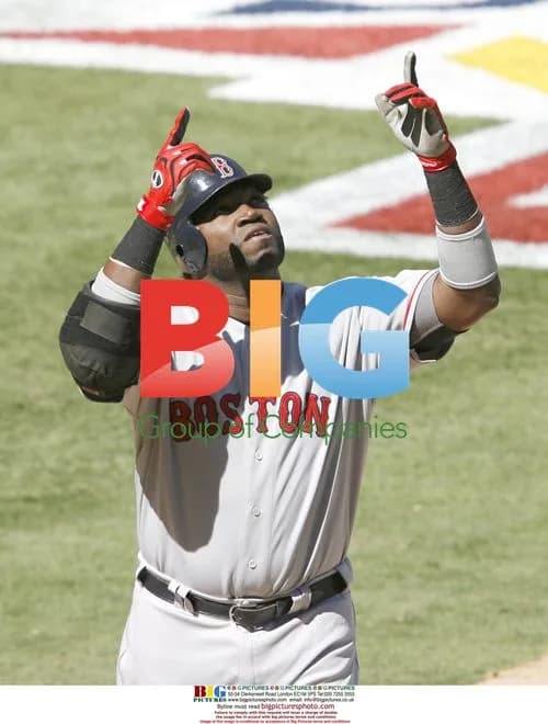 David Ortiz points to sky after home run