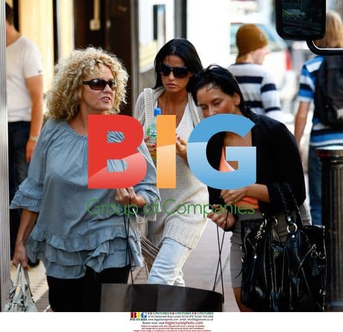 Katie Price Shopping with Family in Brighton