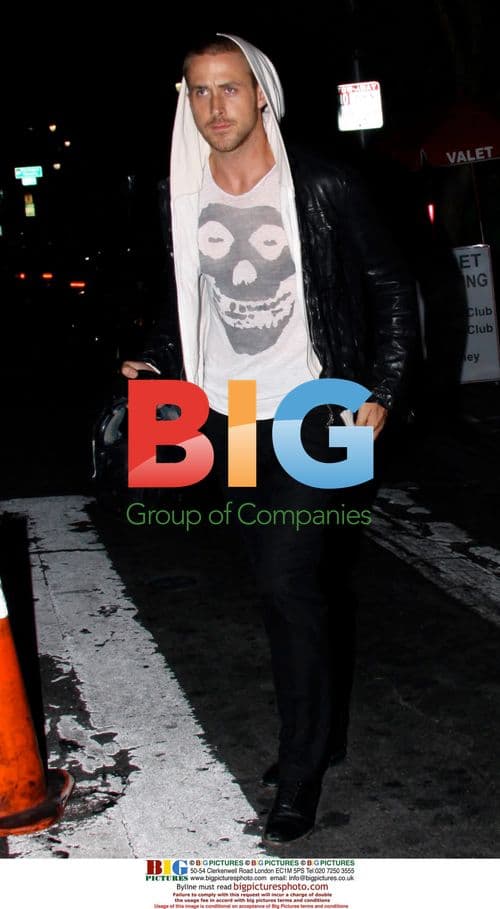 Ryan Gosling Stops for Fans