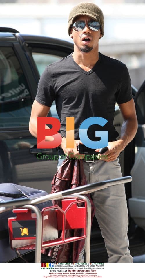 Percy Jackson Castmates Arrive at YVR