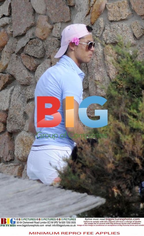 Cristiano Ronaldo Relaxes in Italy