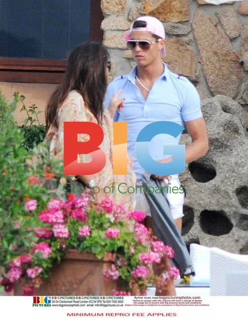 Cristiano Ronaldo Relaxes on Holiday in Italy