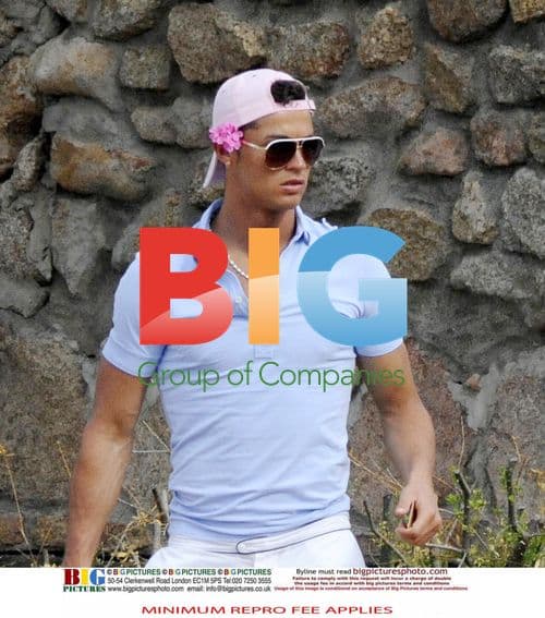 Cristiano Ronaldo Relaxes in Italy