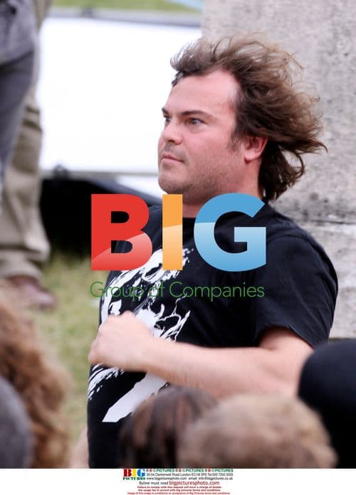 Cast of Gulliver's Travels on Set