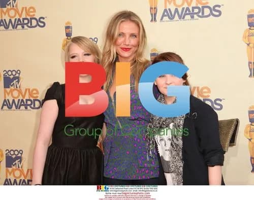 Diaz, Vassilieva & Breslin Arrive at MTV Movie Awards
