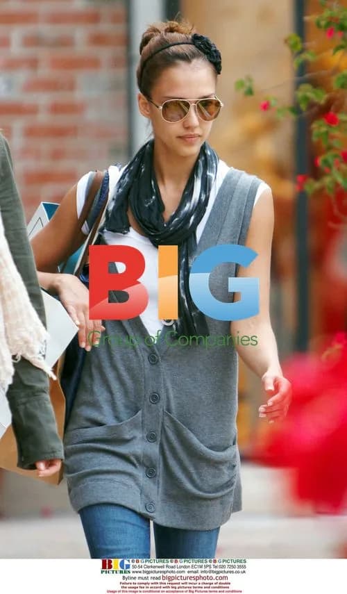 Jessica Alba Shopping on Rodeo Drive