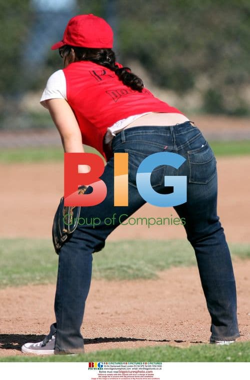 America Ferrara on 'Family Wedding' set