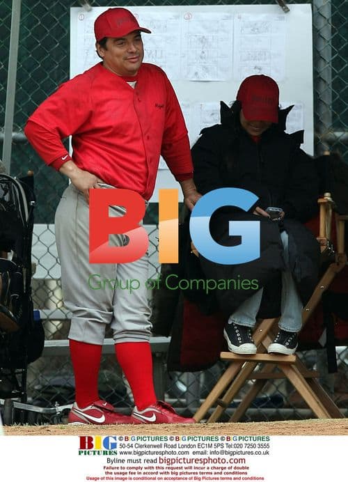 America Ferrera and Carlos Mencia on set