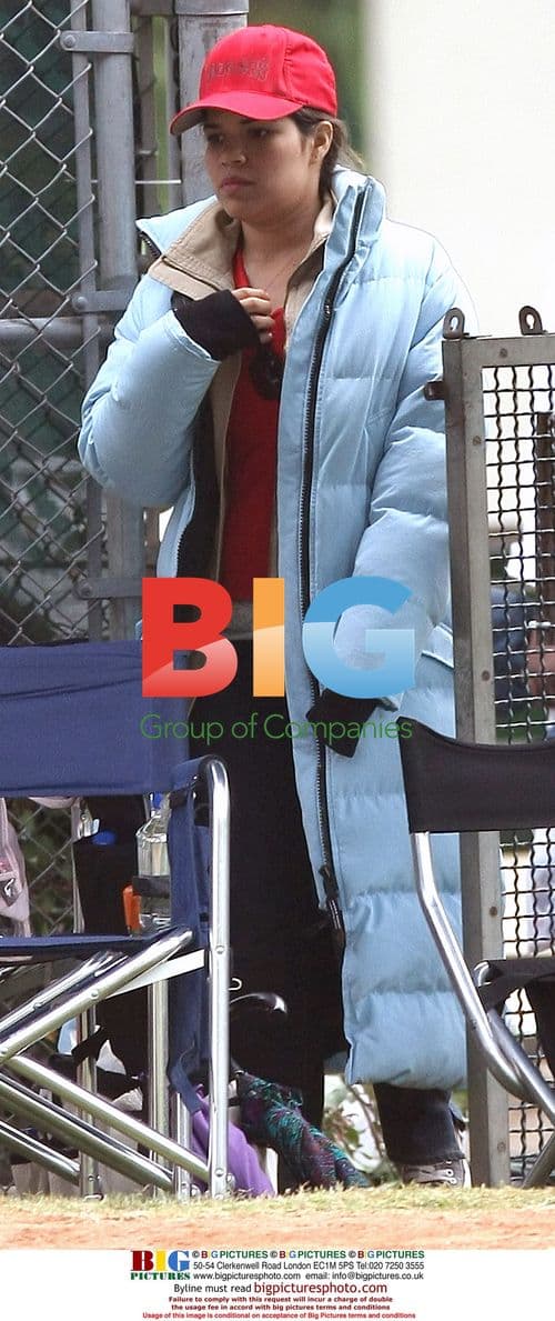 America Ferrera and Carlos Mencia on set