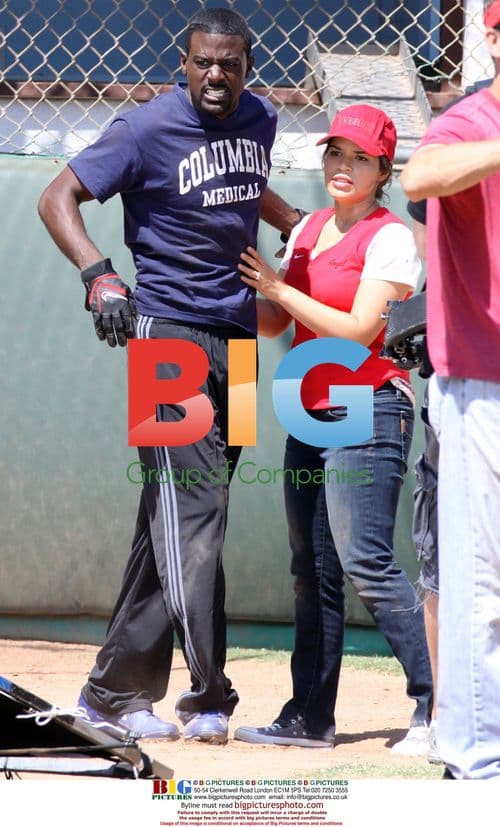 America Ferrera and Chris Tucker on film set