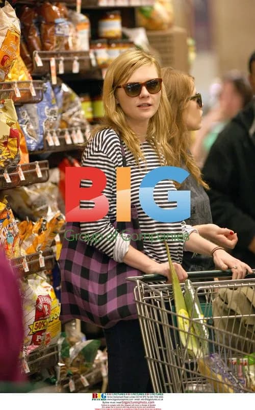 Kirsten Dunst Shopping in NYC