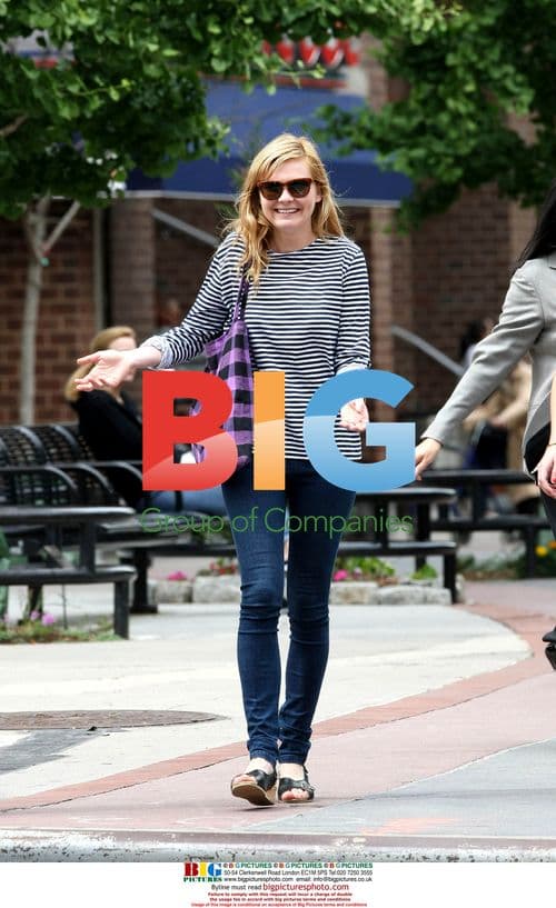 Kirsten Dunst Shopping at Whole Foods