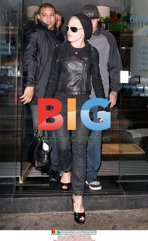 Pink and Carey Hart visit day spa in Sydney