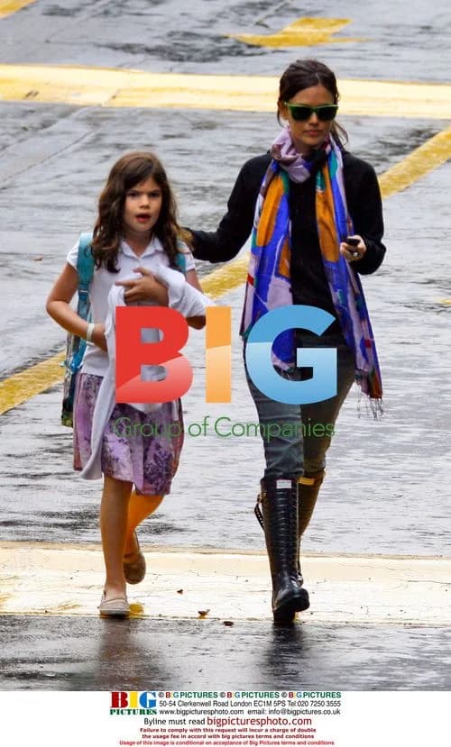 Rachel Bilson picks up sister Hattie from school